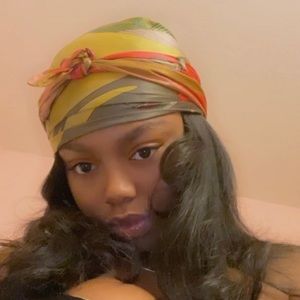 Meet your Posher, Toria